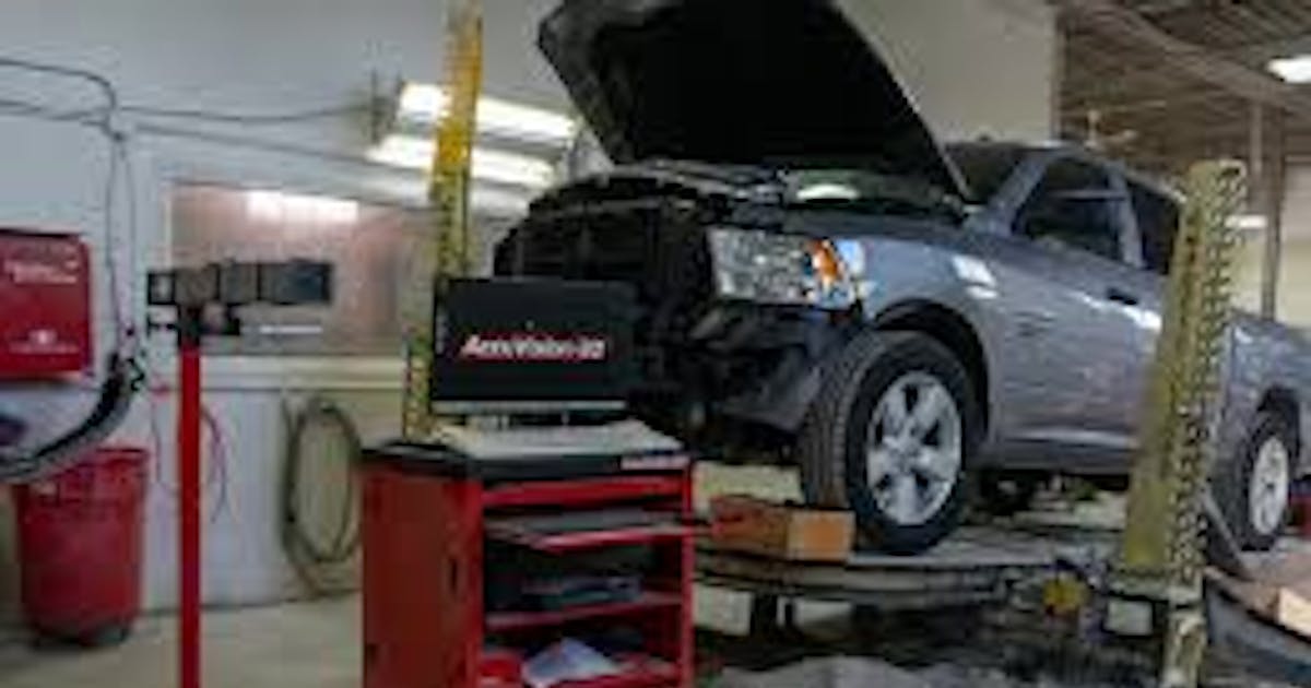 Top-Notch Auto Body Shop and Collision Repair Center in Mississauga